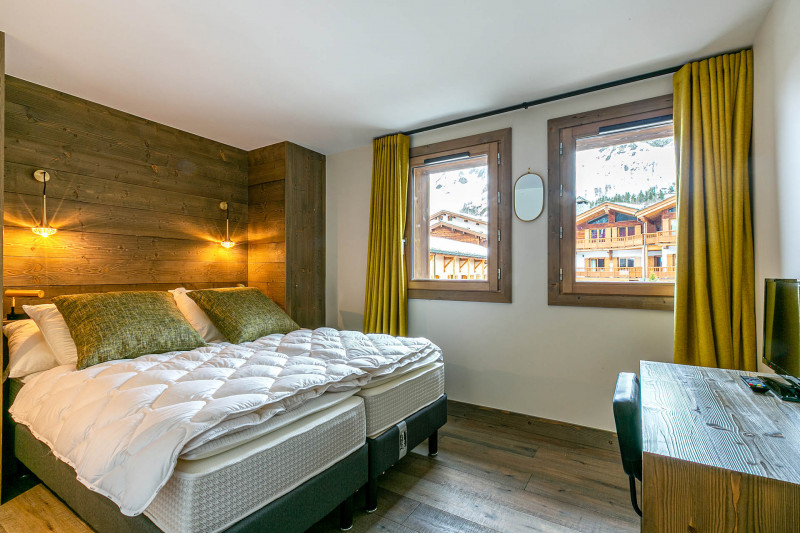 _lv_images__lot_0002340181_09_17433423