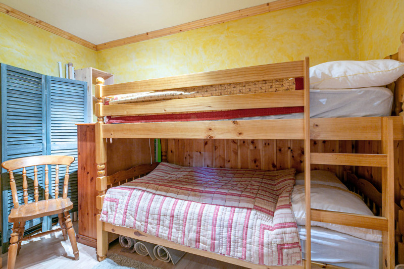 _lv_images__lot_0002340186_07_17940820