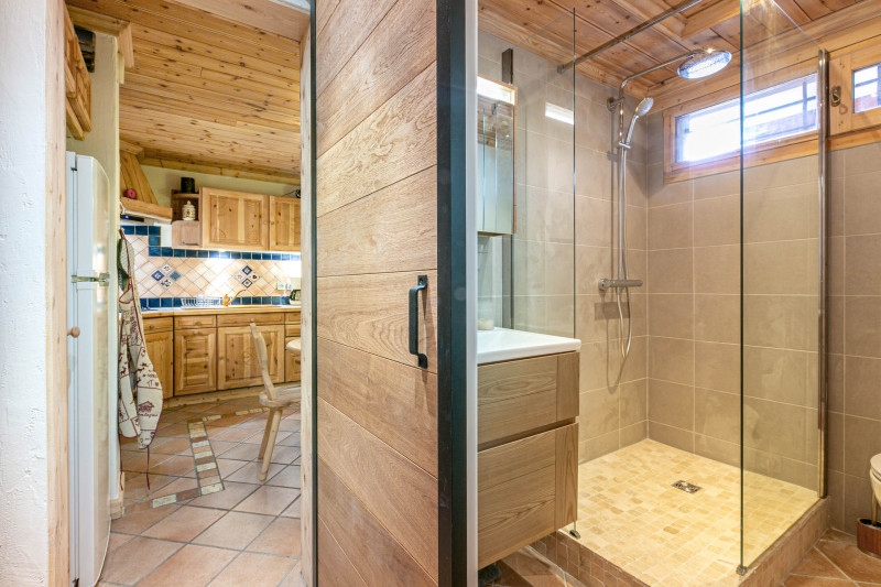 _lv_images__lot_0002340186_08_17829701