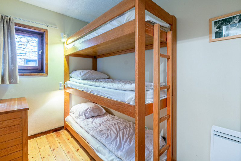 _lv_images__lot_0002340190_07_18262673