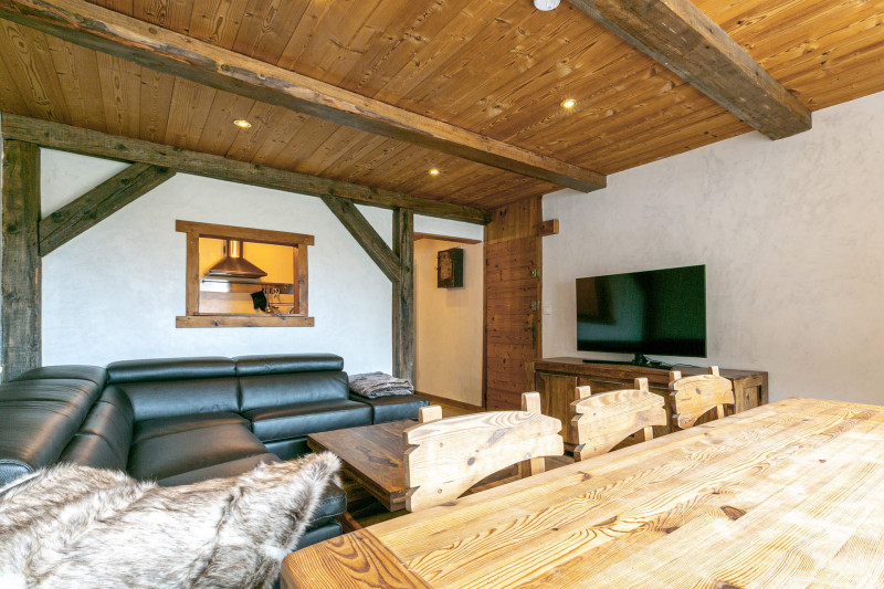 _lv_images__lot_0002340192_02_17446130