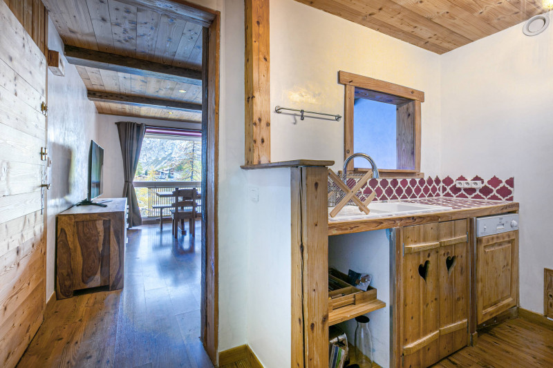 _lv_images__lot_0002340192_04_17446132