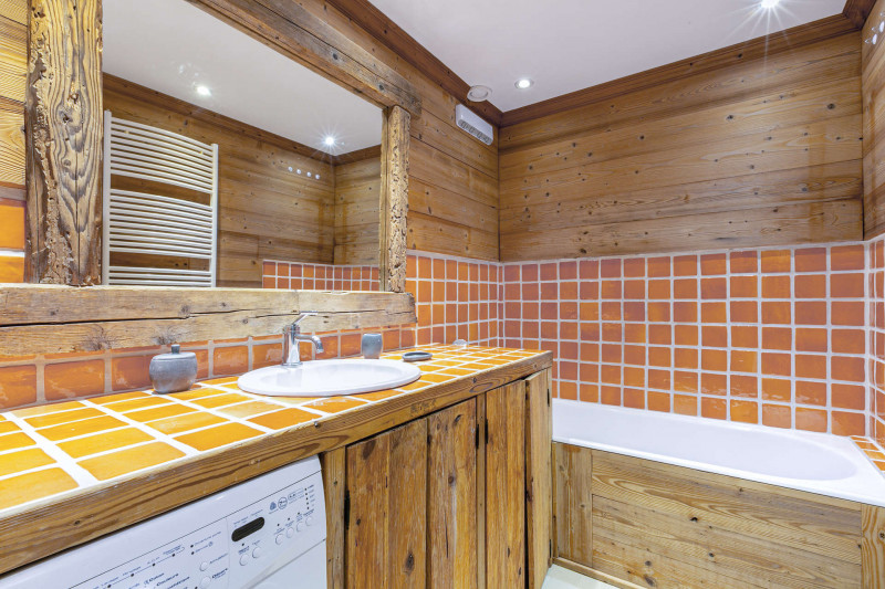 _lv_images__lot_0002340192_09_17402677 _lv_images__lot_0002340192_09_17402677