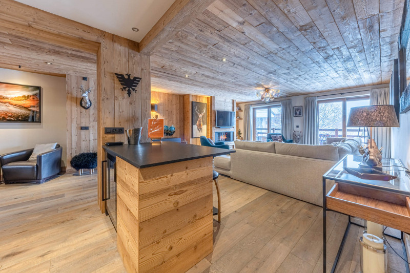 _lv_images__lot_0002340193_03_18448313