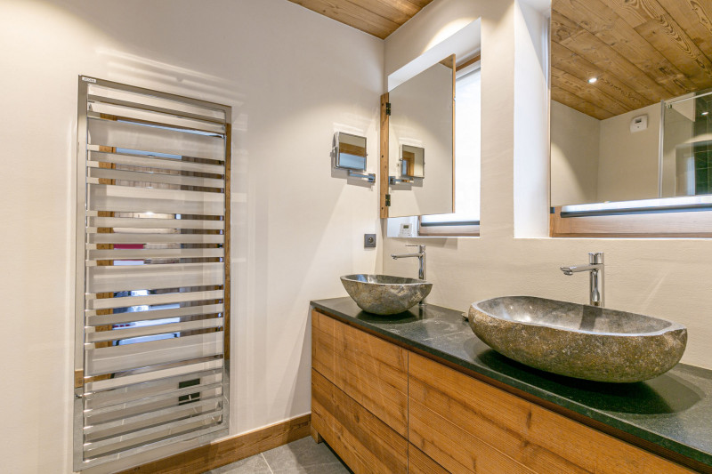 _lv_images__lot_0002340193_12_17381577 _lv_images__lot_0002340193_12_17381577