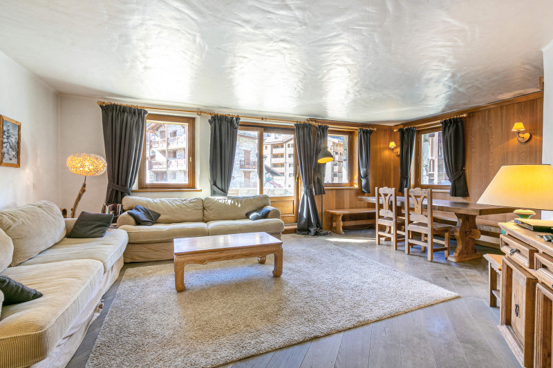 _lv_images__lot_0002340207_02_18552111