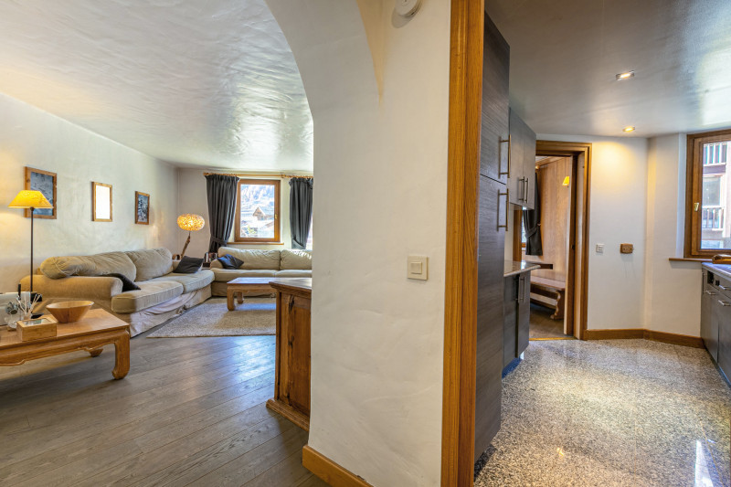 _lv_images__lot_0002340207_06_17943046