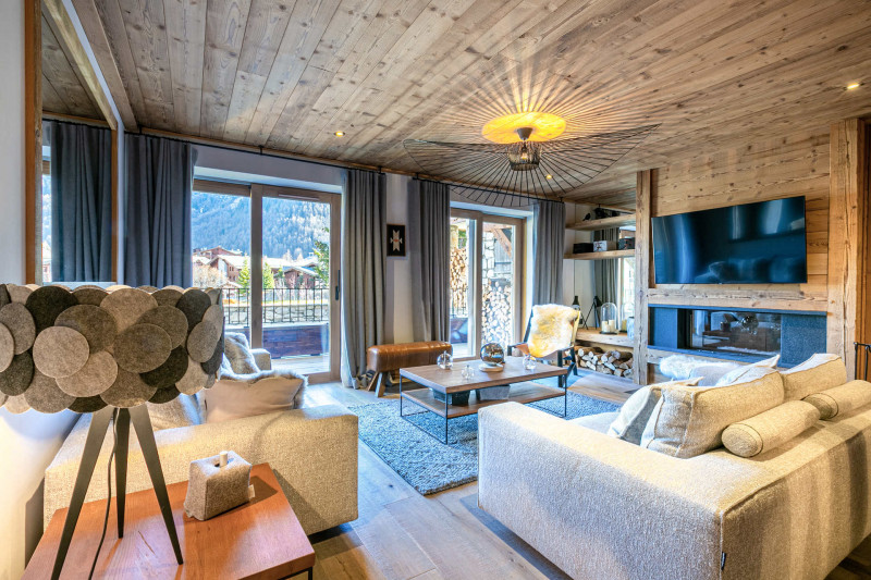 _lv_images__lot_0002340209_01_17939889