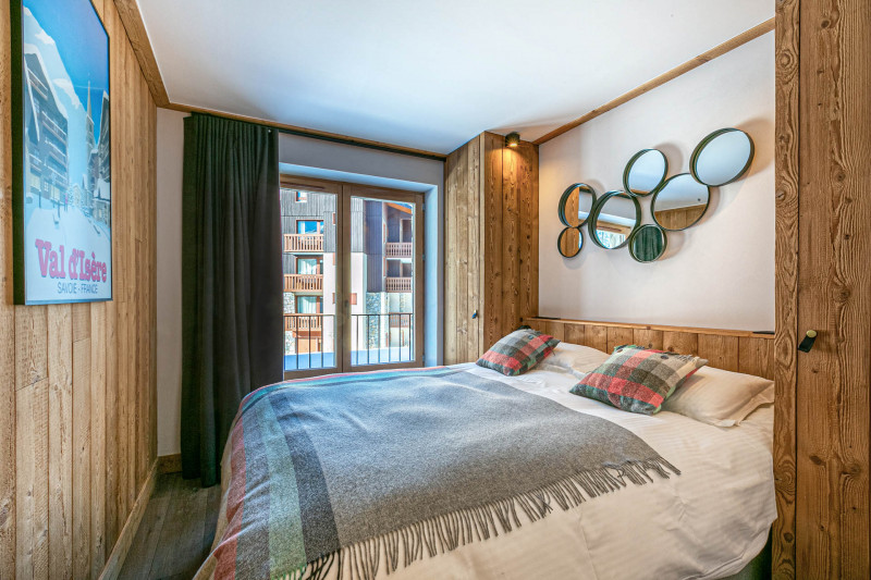 _lv_images__lot_0002340209_09_17299479