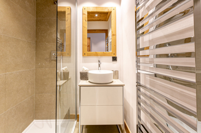 _lv_images__lot_0002340209_13_17382071 _lv_images__lot_0002340209_13_17382071