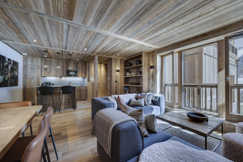 _lv_images__lot_0002340214_01_18557464