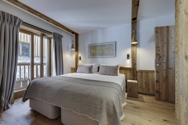 _lv_images__lot_0002340214_06_17427705