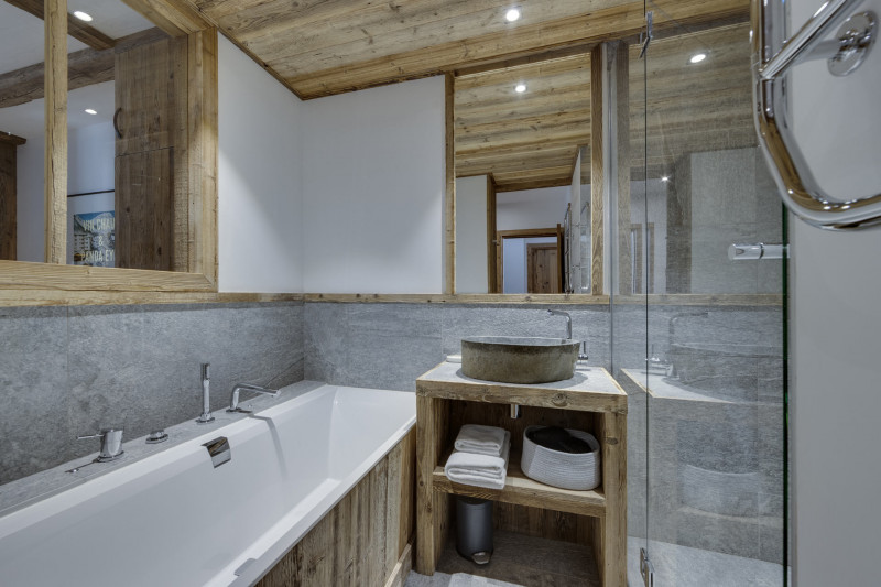 _lv_images__lot_0002340214_12_18323963