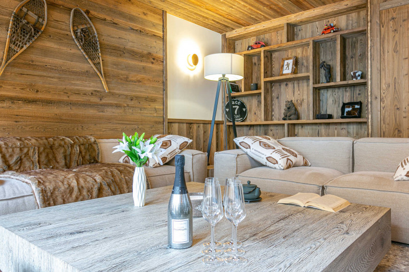 _lv_images__lot_0002340215_03_18306191 _lv_images__lot_0002340215_03_18306191