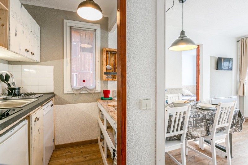 _lv_images__lot_0002340224_07_17829191