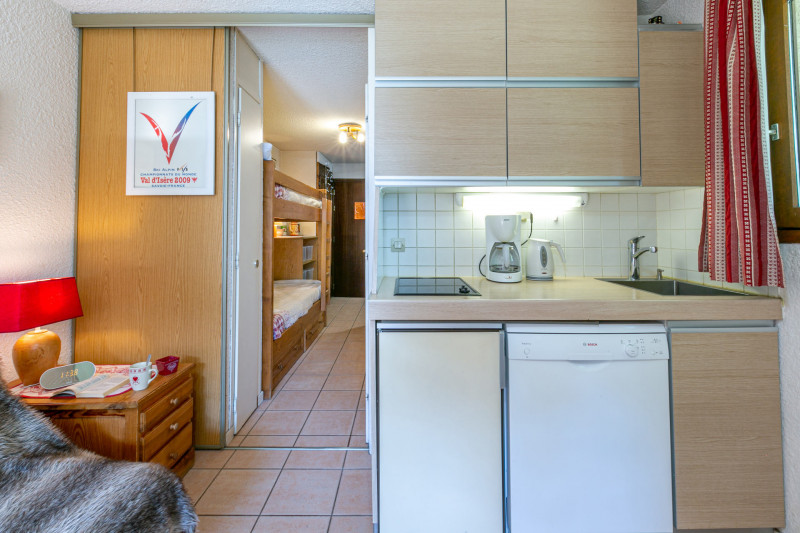 _lv_images__lot_0002340225_05_18343141