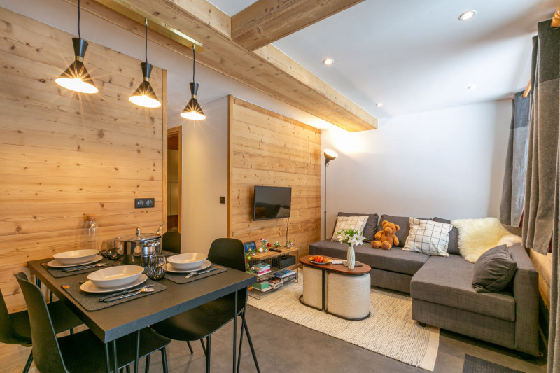 _lv_images__lot_0002340226_01_18358104