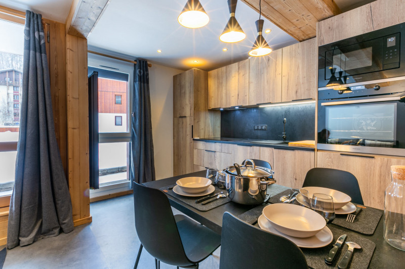 _lv_images__lot_0002340226_02_18304670