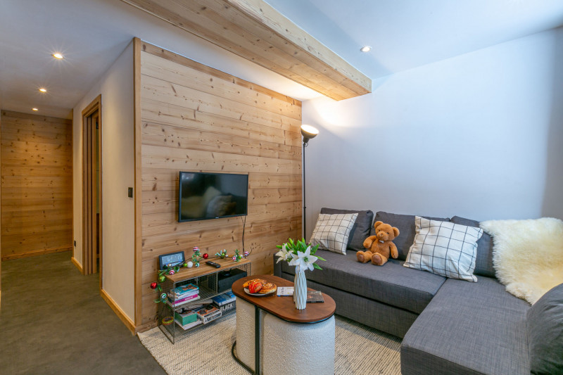 _lv_images__lot_0002340226_03_17940595