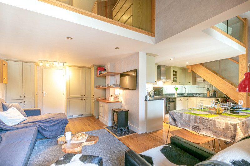 _lv_images__lot_0002340235_05_17760648