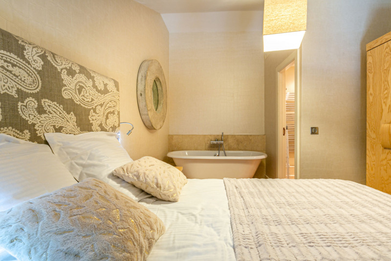 _lv_images__lot_0002340235_10_18395722 _lv_images__lot_0002340235_10_18395722