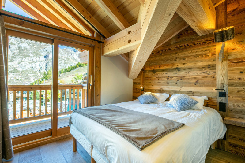 _lv_images__lot_0002340237_12_17941446