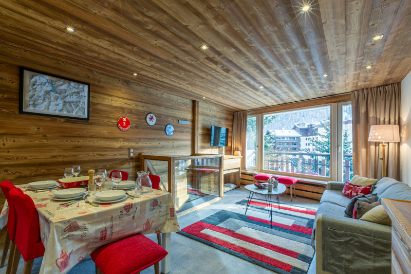 _lv_images__lot_0002340248_01_18558037