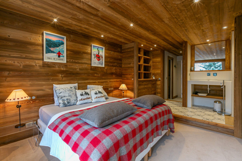 _lv_images__lot_0002340248_07_18448941