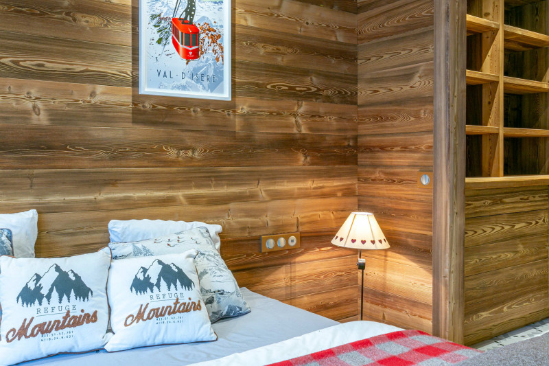 _lv_images__lot_0002340248_12_17425352