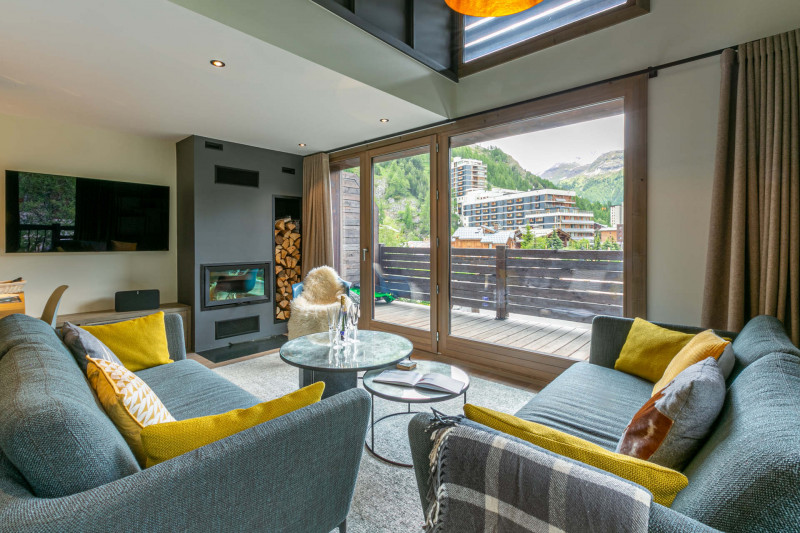 _lv_images__lot_0002340249_02_18451292