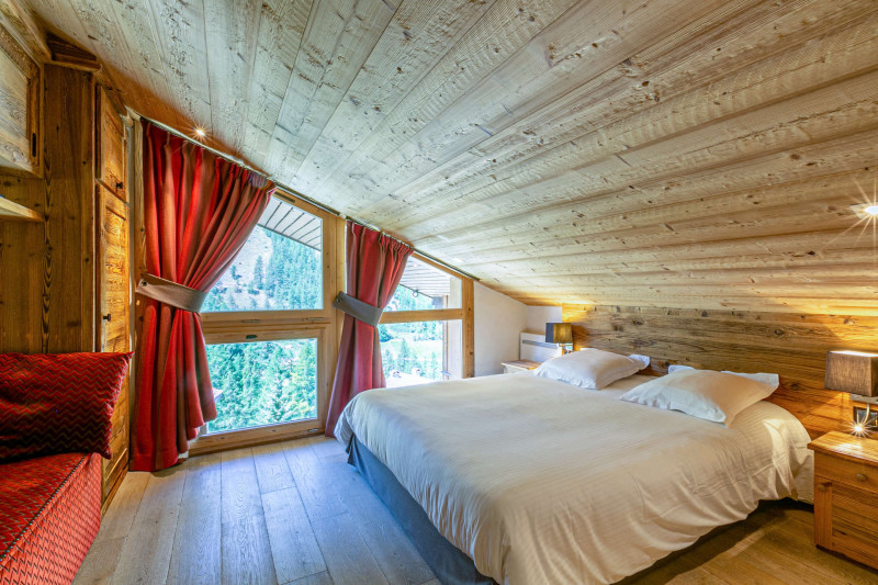 _lv_images__lot_0002340250_10_18339068