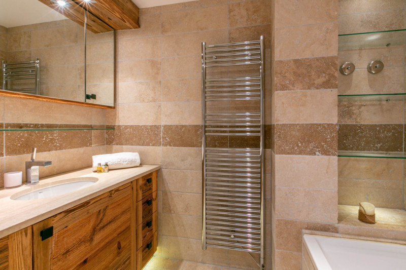 _lv_images__lot_0002340250_14_17783929 _lv_images__lot_0002340250_14_17783929