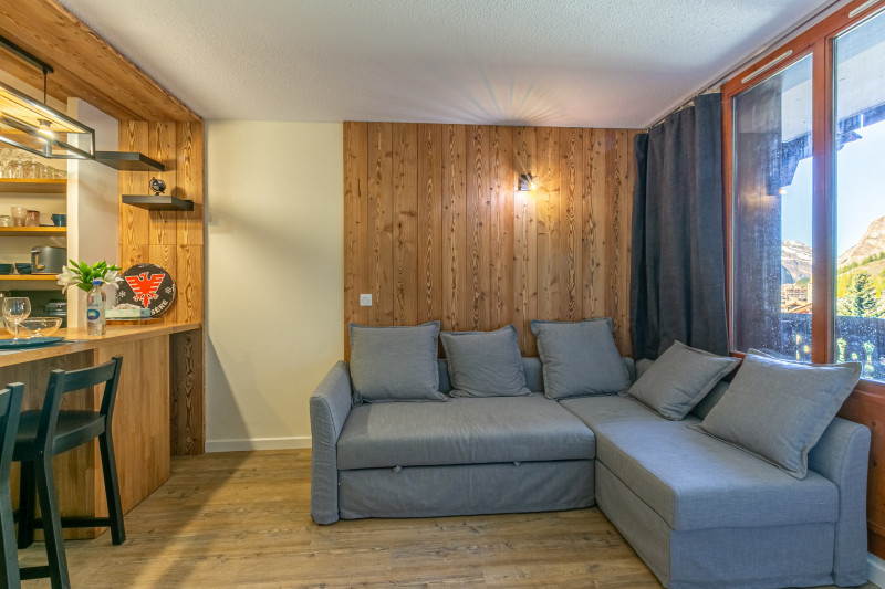 _lv_images__lot_0002340252_02_18065142