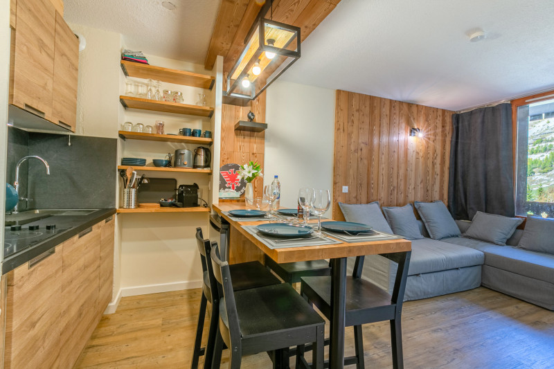 _lv_images__lot_0002340252_05_18449577