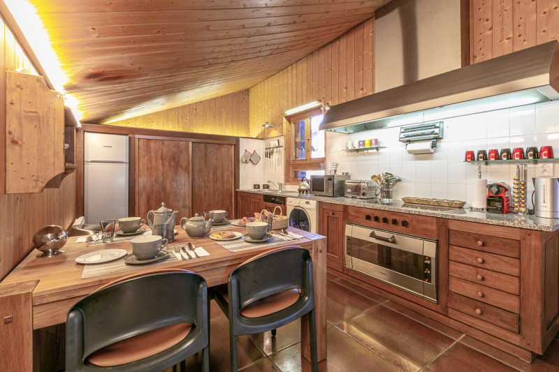 _lv_images__lot_0002340255_06_18002160