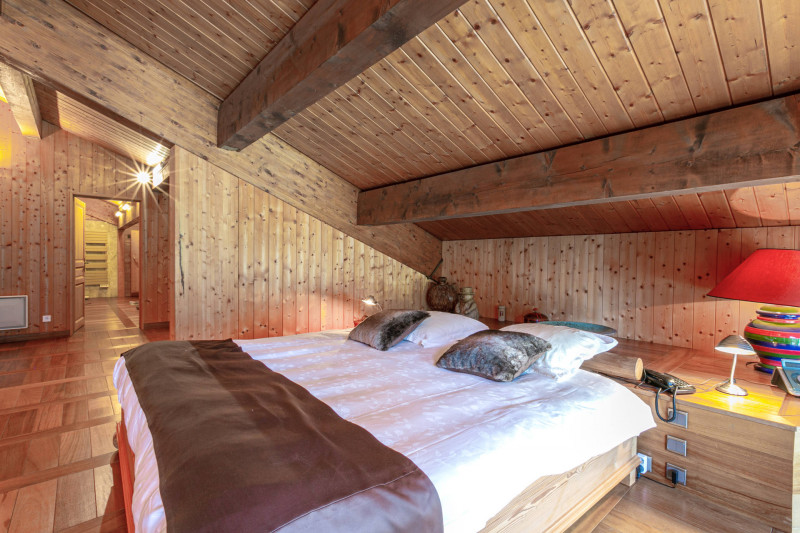 _lv_images__lot_0002340255_07_18431319