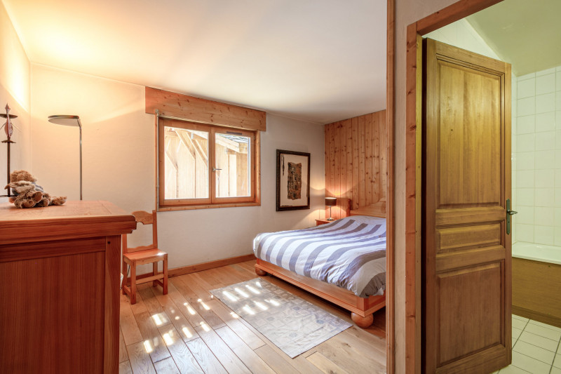 _lv_images__lot_0002340255_09_18259663