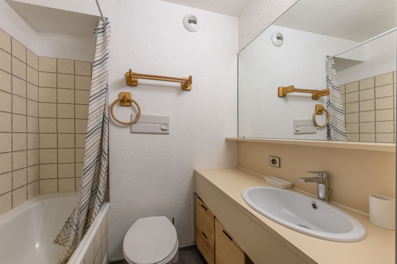 _lv_images__lot_0002340257_08_17124447 _lv_images__lot_0002340257_08_17124447