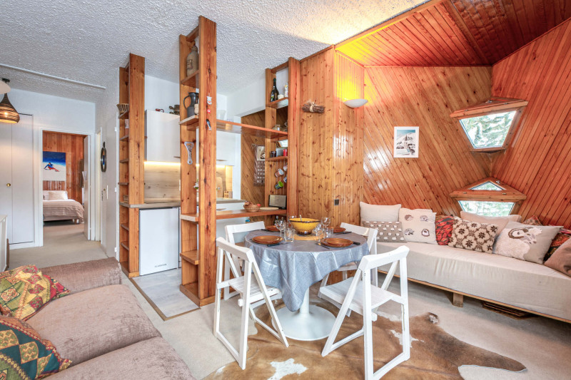 _lv_images__lot_0002340258_01_18431236