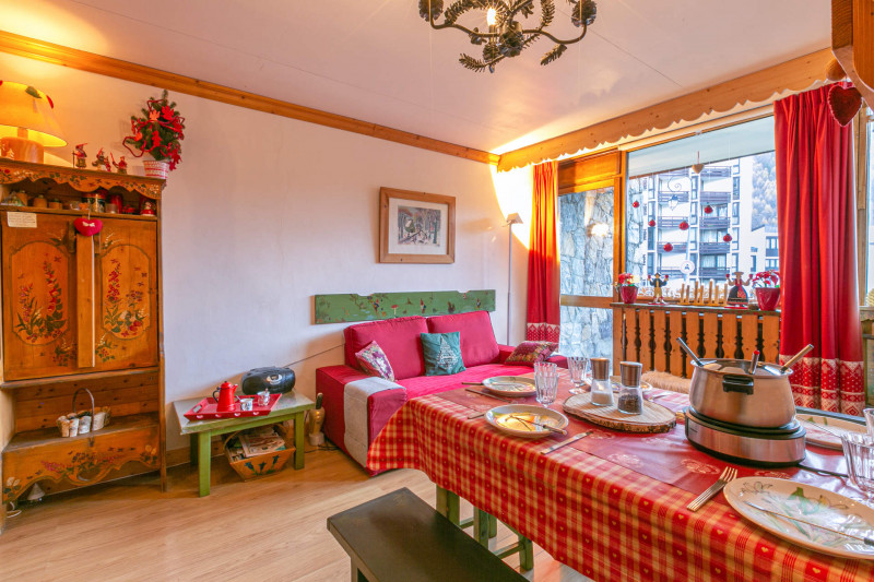 _lv_images__lot_0002340259_03_18518669