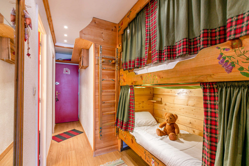 _lv_images__lot_0002340259_07_18224776