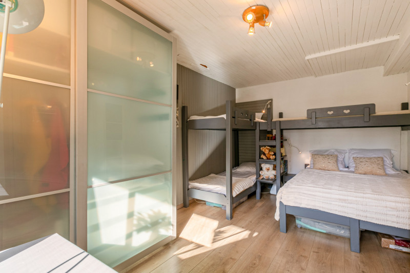 _lv_images__lot_0002340259_08_18419641