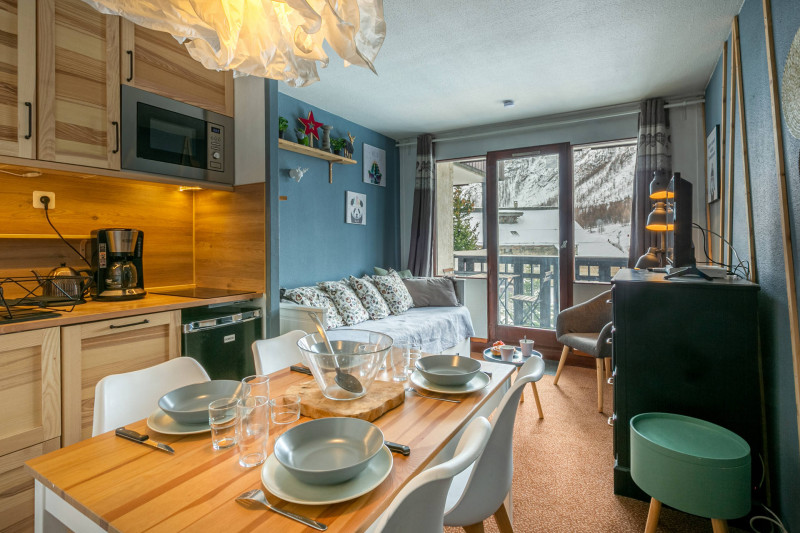 _lv_images__lot_0002340261_02_17831631