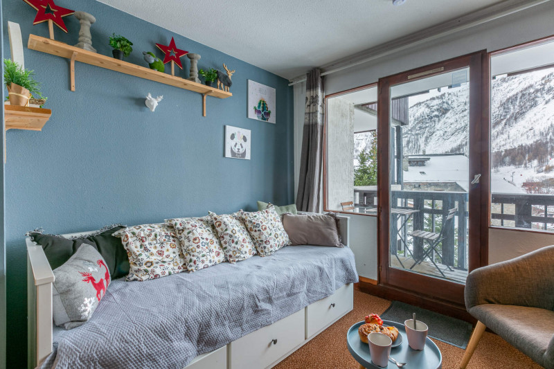 _lv_images__lot_0002340261_05_17419538