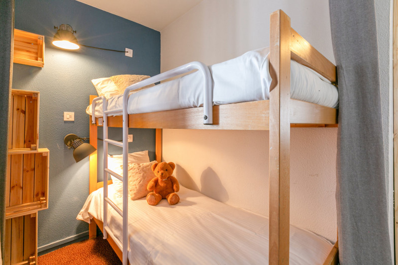 _lv_images__lot_0002340261_07_17419540