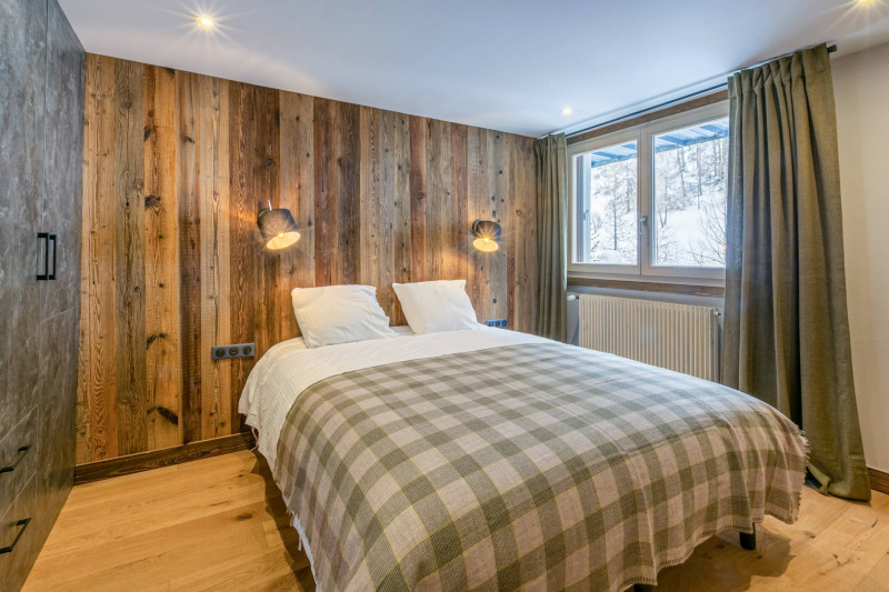 _lv_images__lot_0002340264_10_17425410