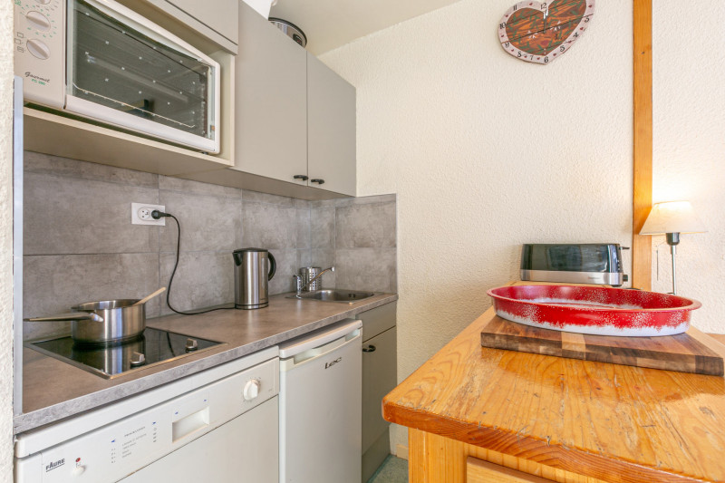 _lv_images__lot_0002340265_06_18394020