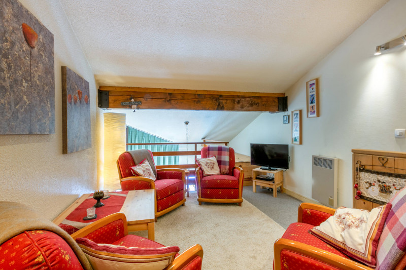 _lv_images__lot_0002340265_08_18432065