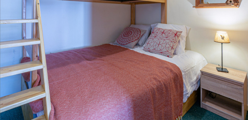 _lv_images__lot_0002340265_12_18449744