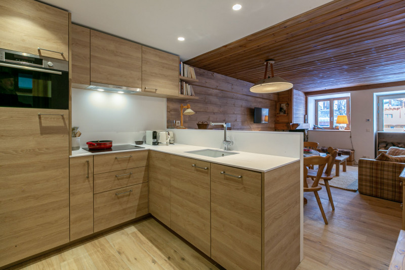 _lv_images__lot_0002340266_06_18263070